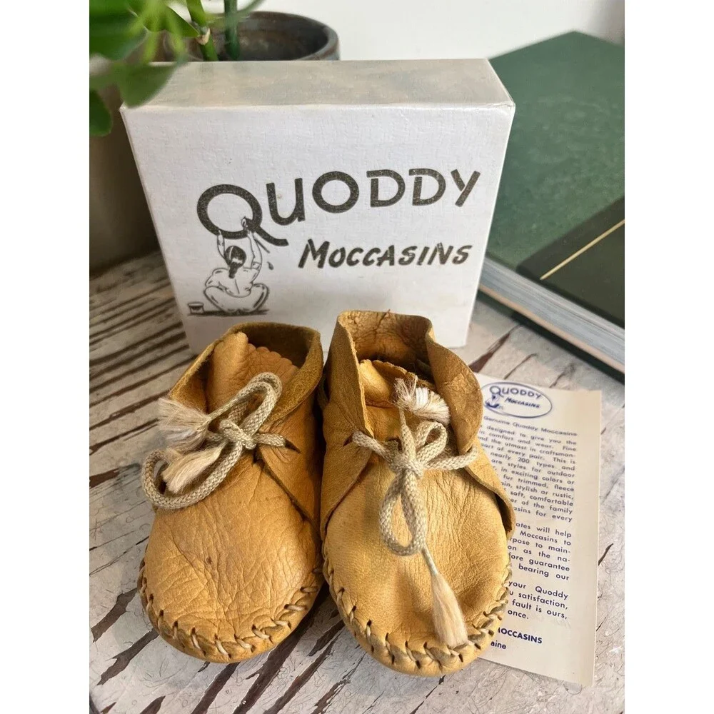Vintage Gorgeous Quoddy Handsewn Soft Leather Tan Baby Moccasins NOS Size 2/MINT